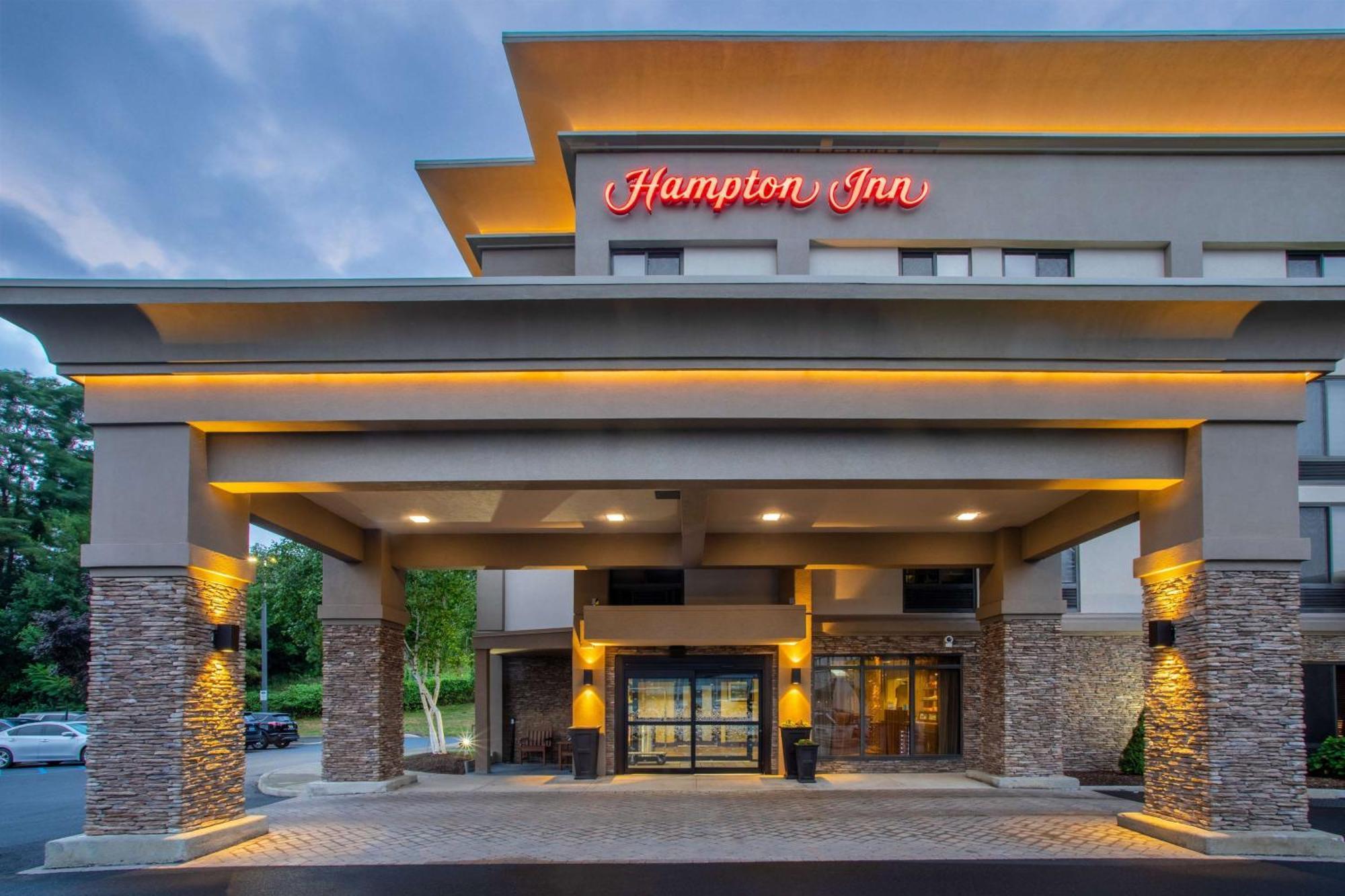 Hampton Inn Fishkill Exterior photo